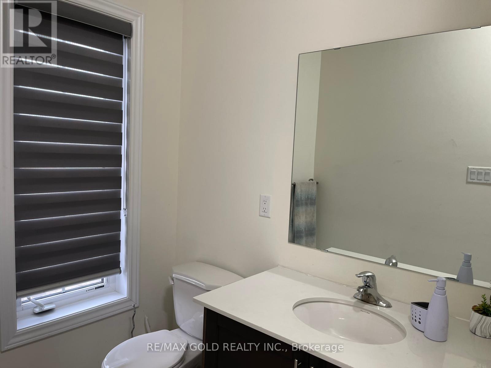 537 Veterans Drive, Brampton, Ontario  L7A 5A6 - Photo 19 - W12859020