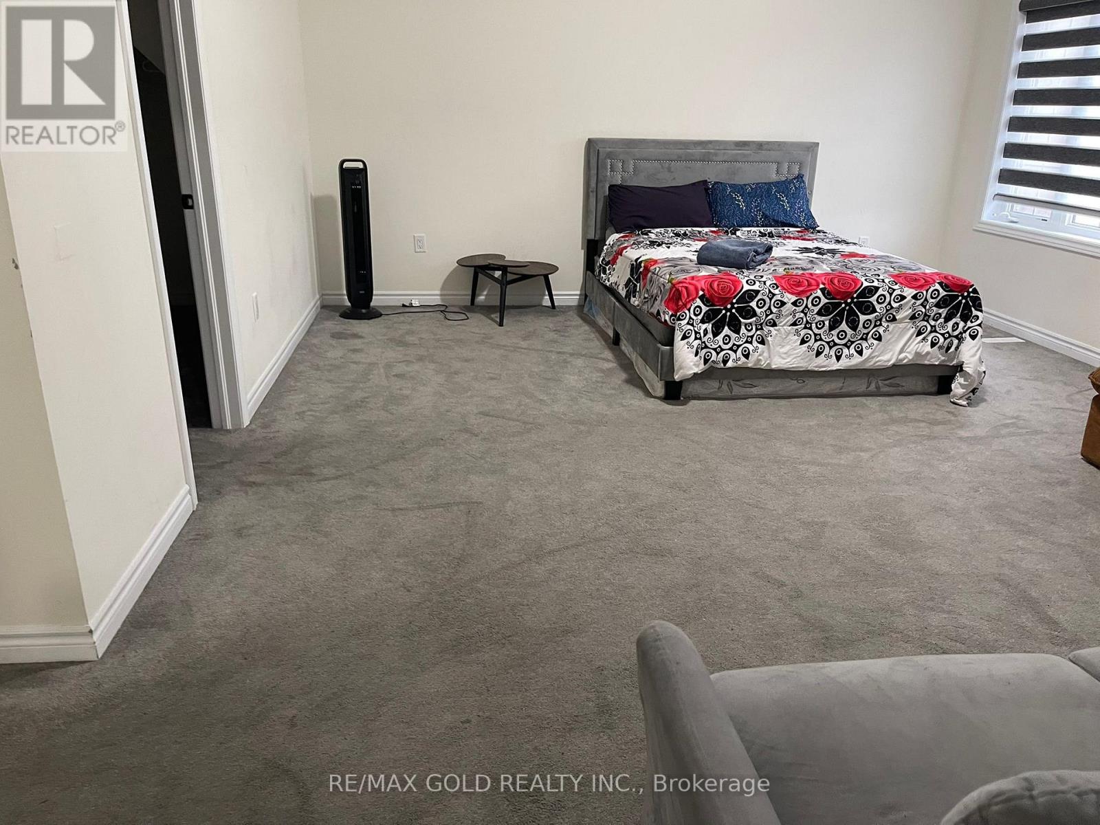 537 Veterans Drive, Brampton, Ontario  L7A 5A6 - Photo 6 - W12859020