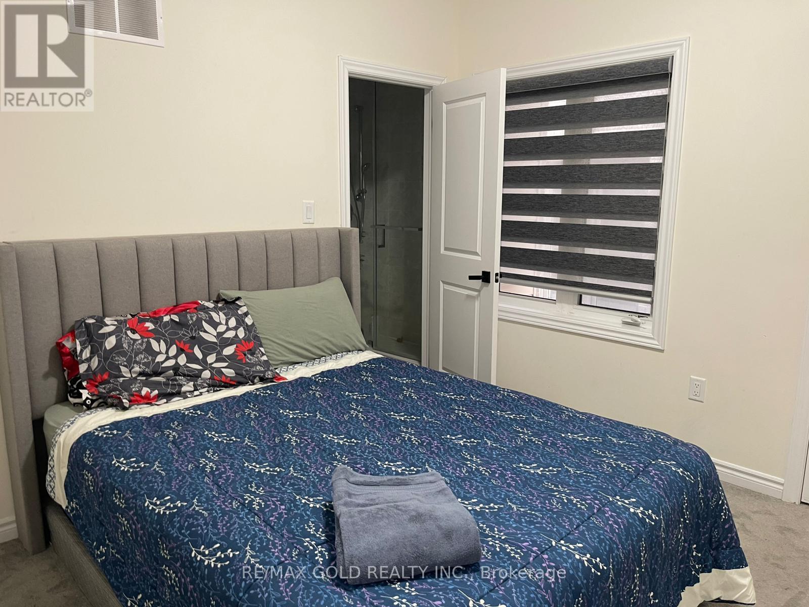 537 Veterans Drive, Brampton, Ontario  L7A 5A6 - Photo 8 - W12859020