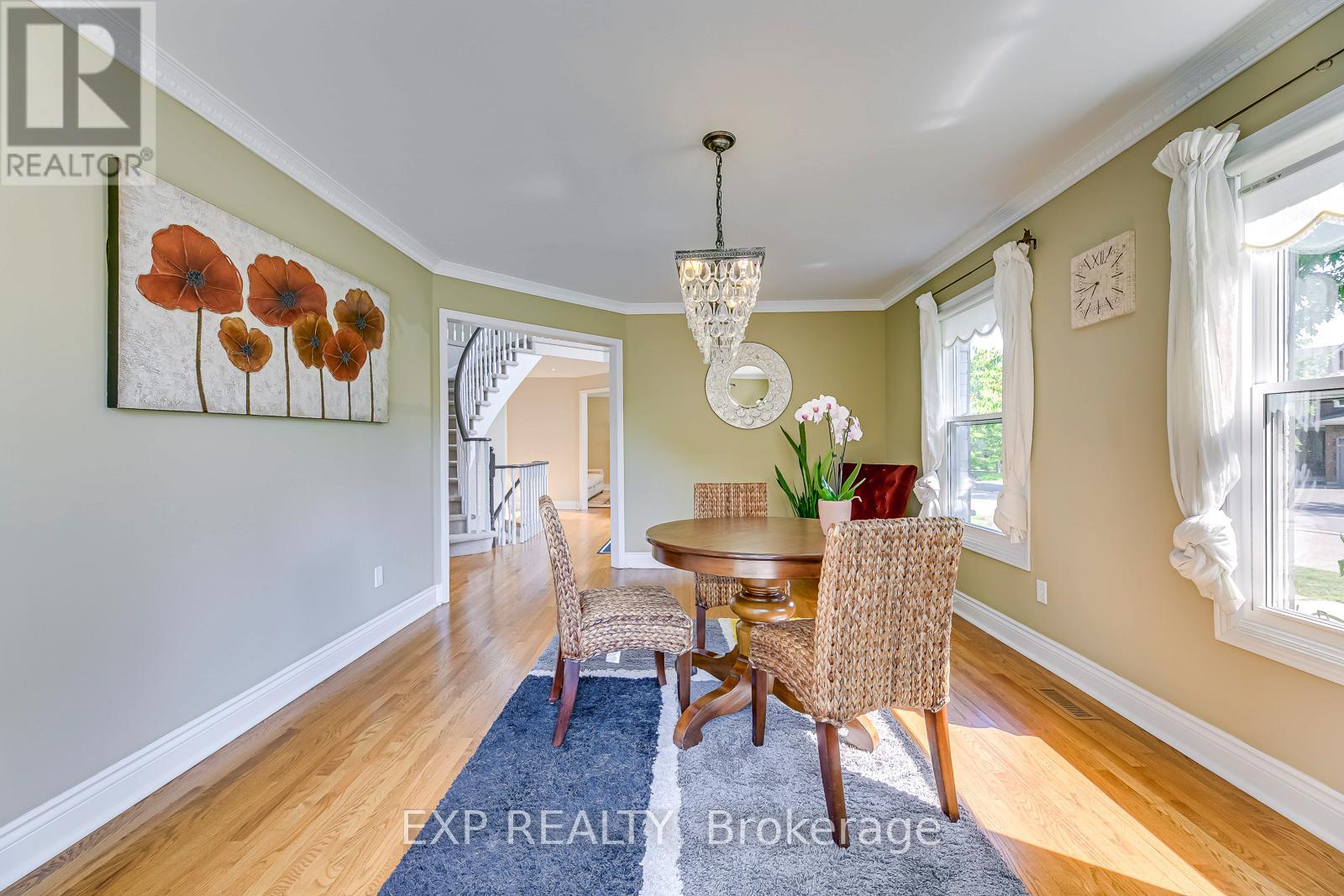 1117 Berkshire Court, Oakville, Ontario  L6M 2L7 - Photo 11 - W12859032