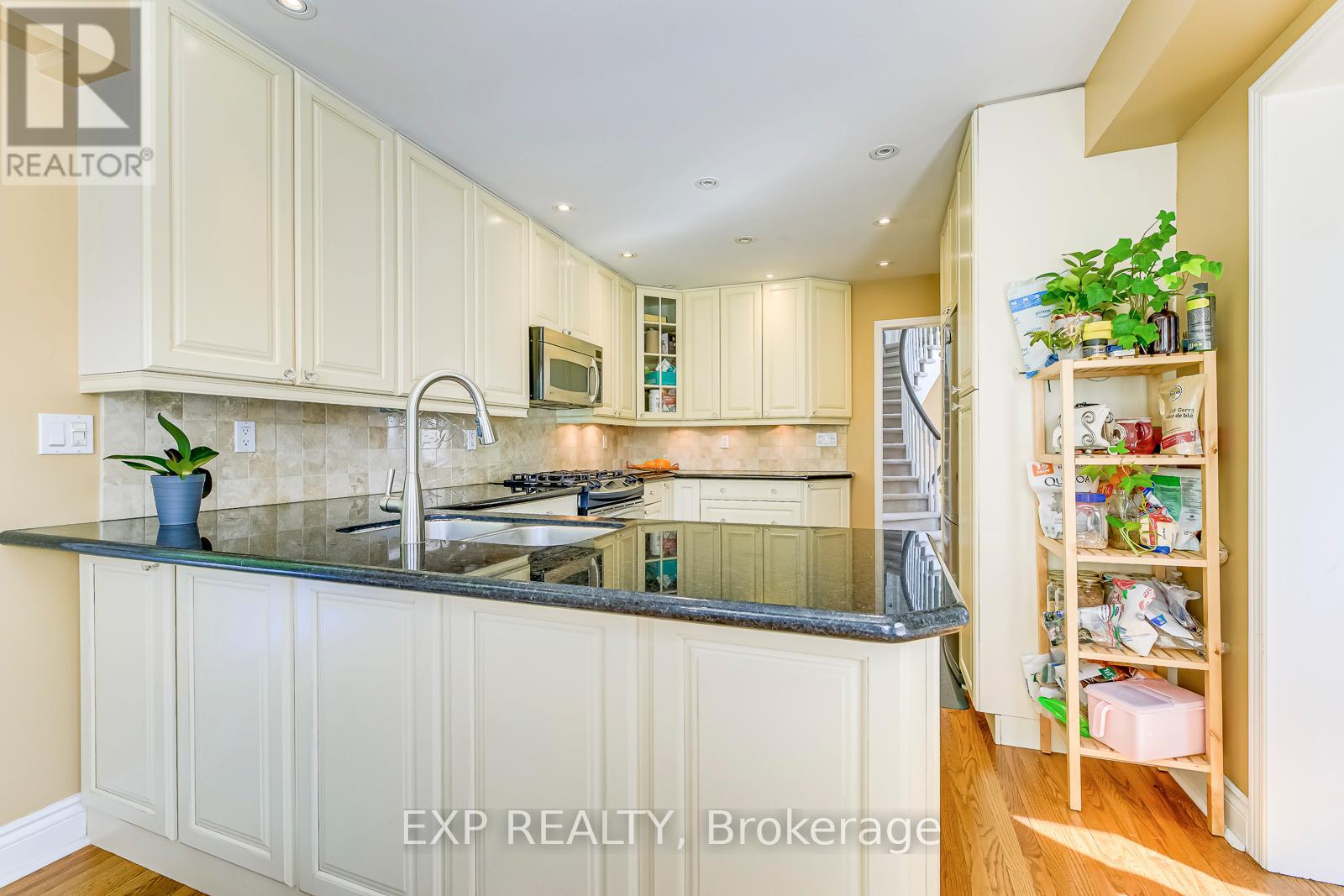 1117 Berkshire Court, Oakville, Ontario  L6M 2L7 - Photo 15 - W12859032