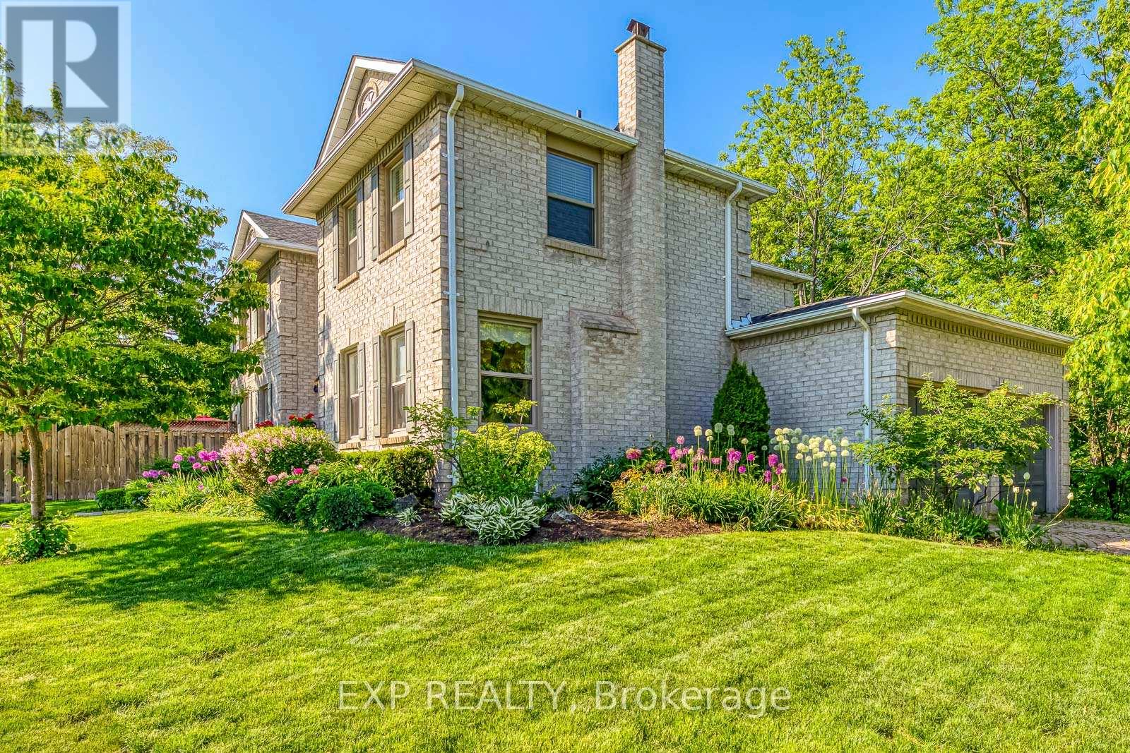 1117 Berkshire Court, Oakville, Ontario  L6M 2L7 - Photo 2 - W12859032