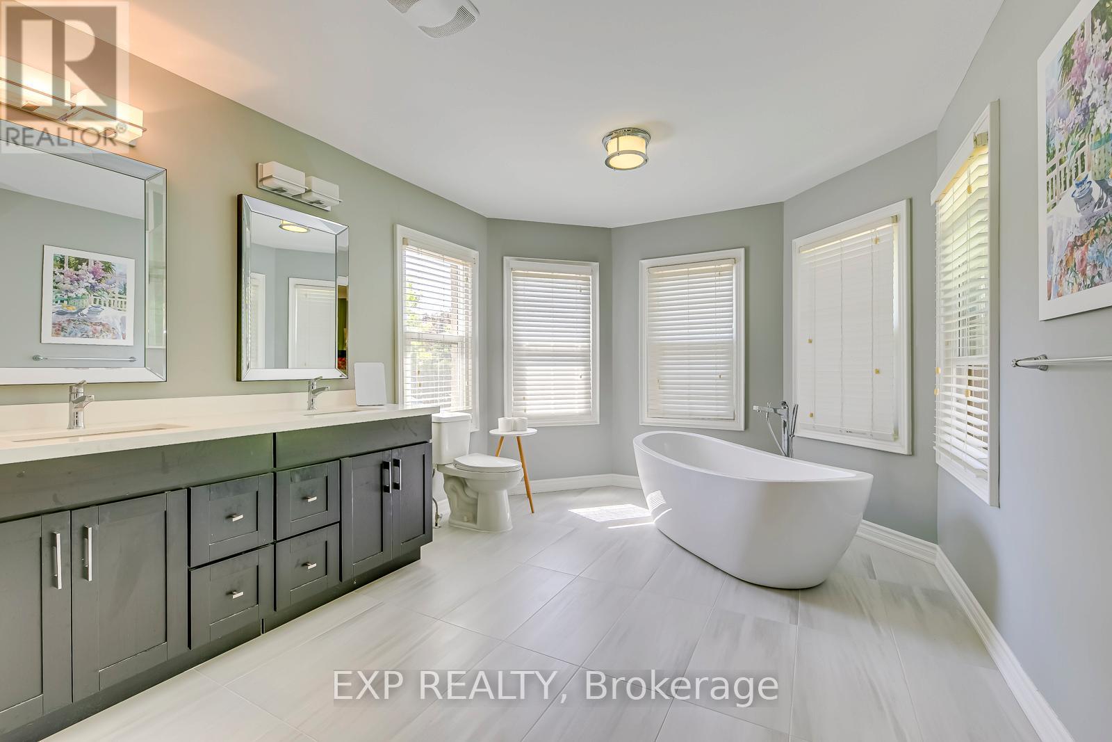 1117 Berkshire Court, Oakville, Ontario  L6M 2L7 - Photo 29 - W12859032