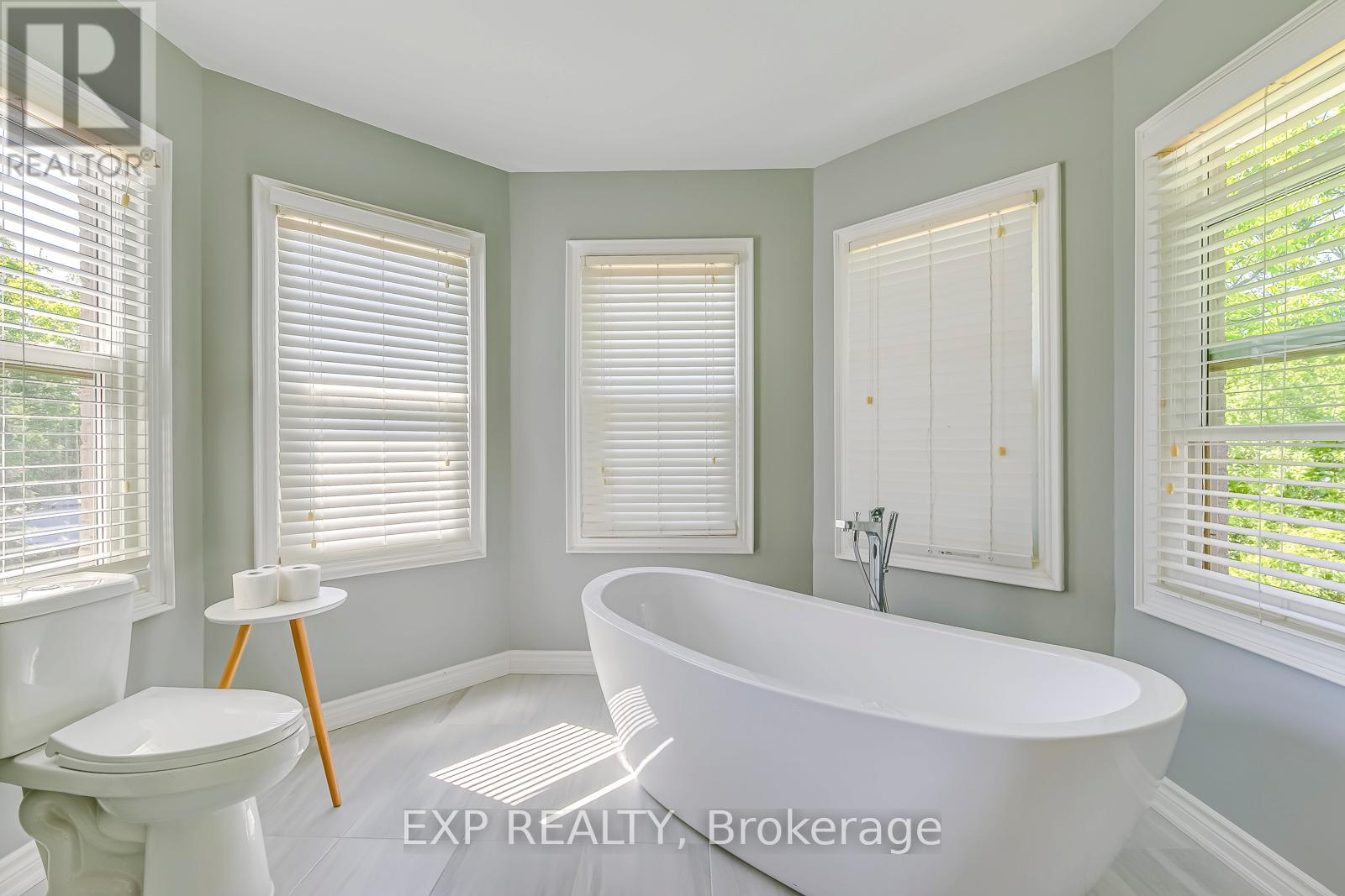 1117 Berkshire Court, Oakville, Ontario  L6M 2L7 - Photo 31 - W12859032