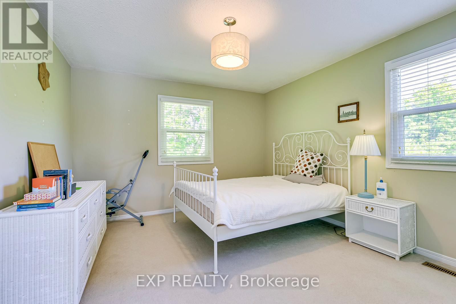 1117 Berkshire Court, Oakville, Ontario  L6M 2L7 - Photo 34 - W12859032