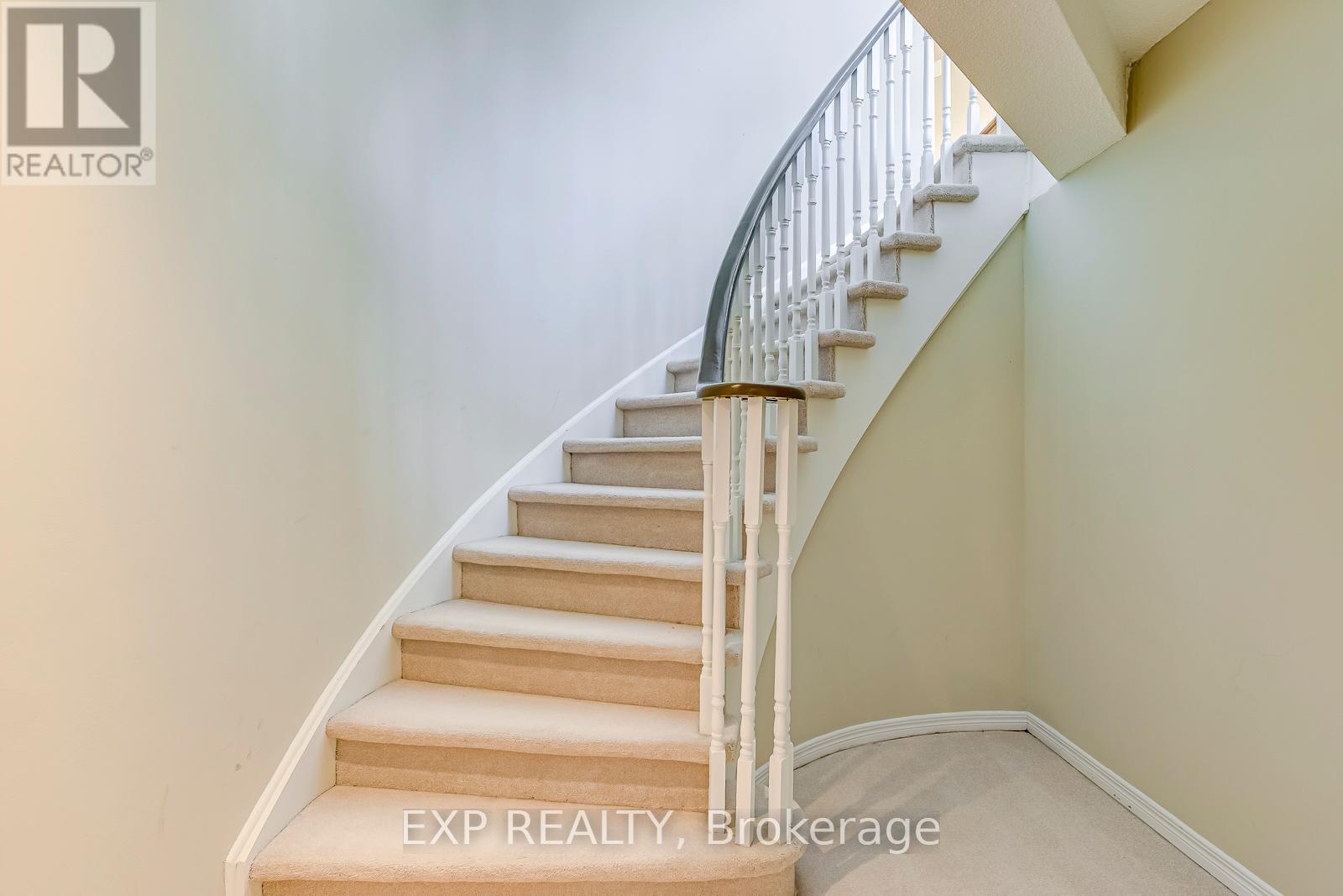 1117 Berkshire Court, Oakville, Ontario  L6M 2L7 - Photo 39 - W12859032