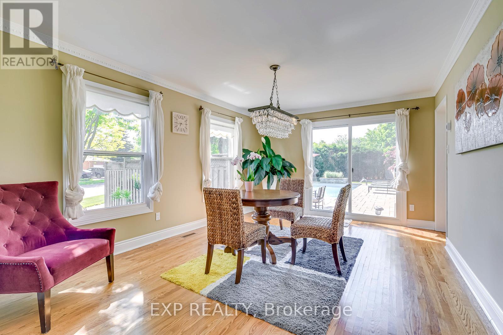 1117 Berkshire Court, Oakville, Ontario  L6M 2L7 - Photo 9 - W12859032