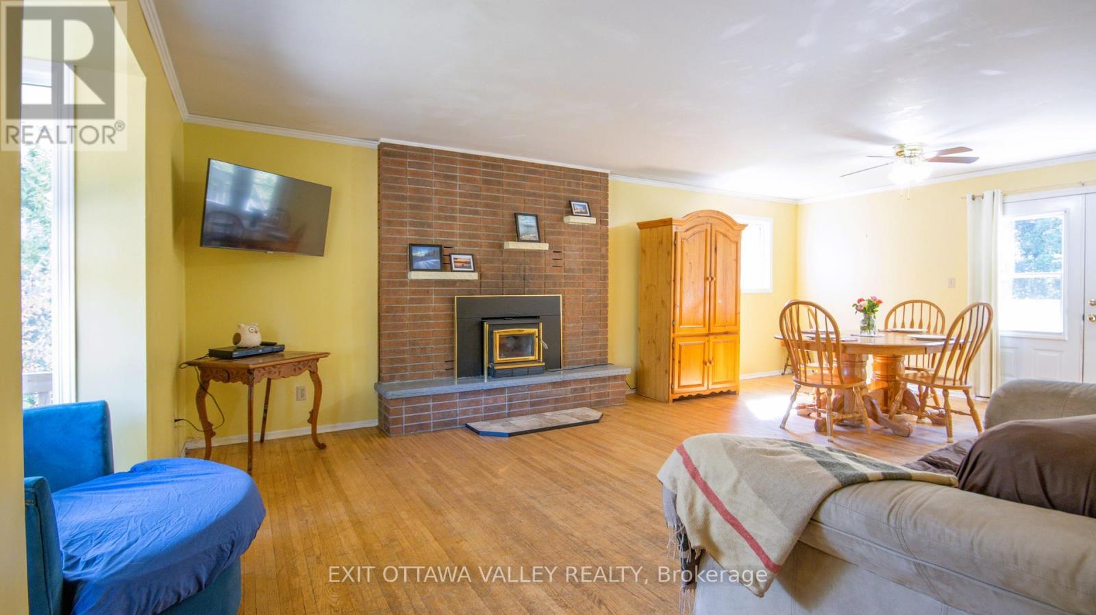 23 Sprucedale Avenue, Madawaska Valley, Ontario  K0J 1B0 - Photo 23 - X12859066