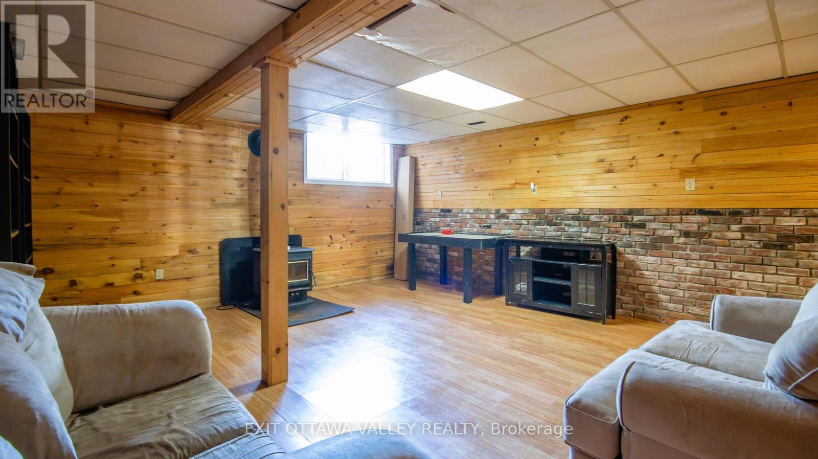 23 Sprucedale Avenue, Madawaska Valley, Ontario  K0J 1B0 - Photo 31 - X12859066