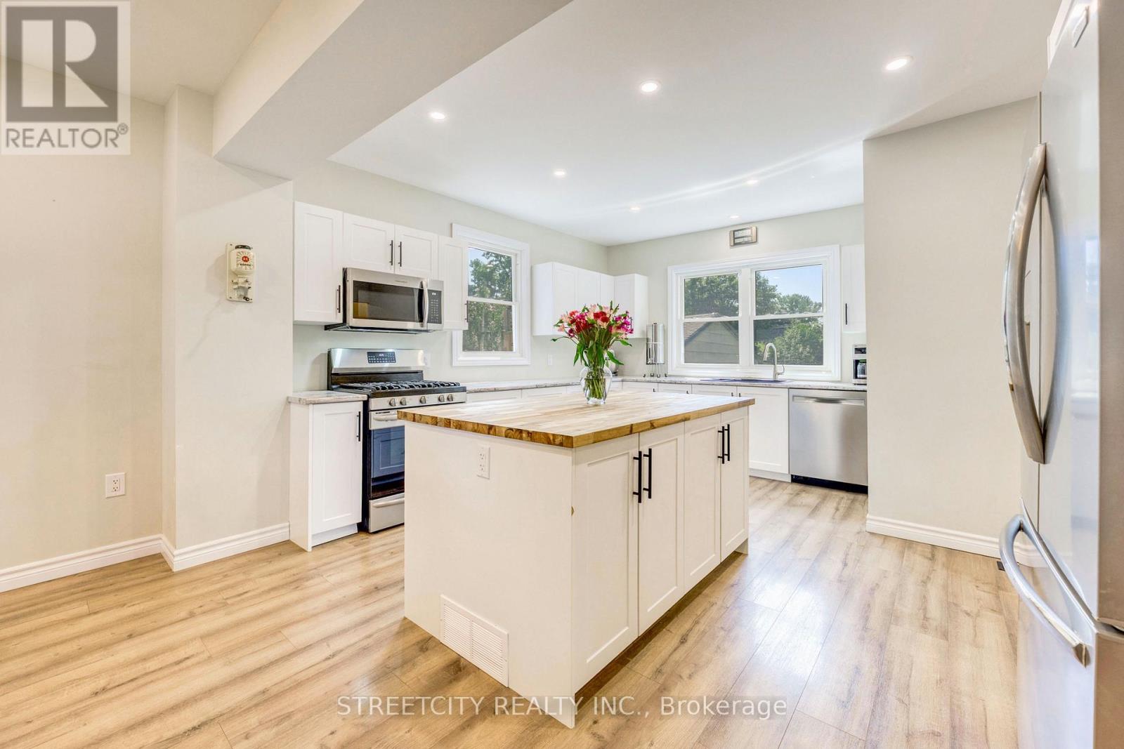 703 Wellington Street, Sarnia, Ontario  N7T 1J3 - Photo 7 - X12714910