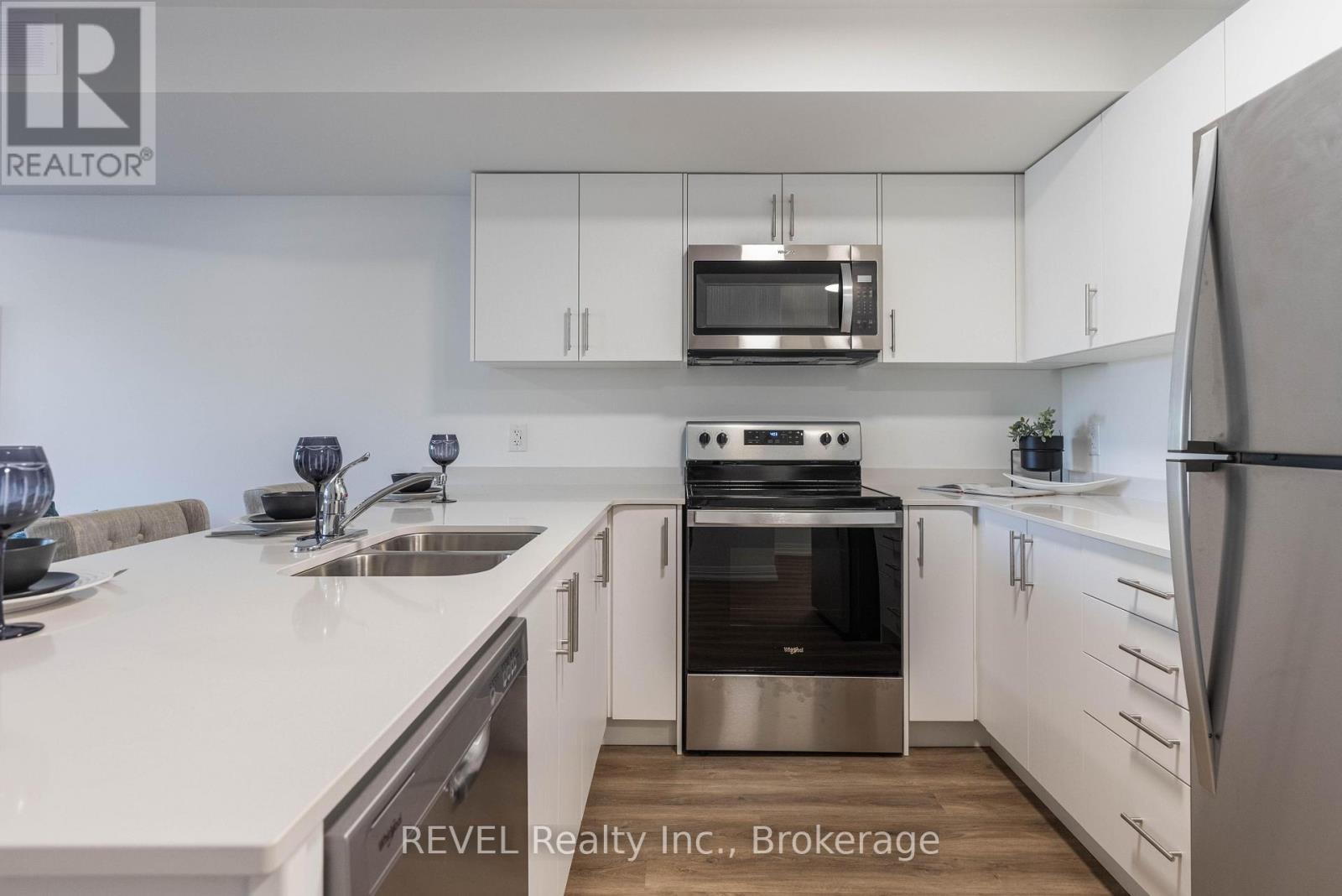 34 - 35 Southworth Street N, Welland, Ontario  L3B 1X8 - Photo 2 - X12728790