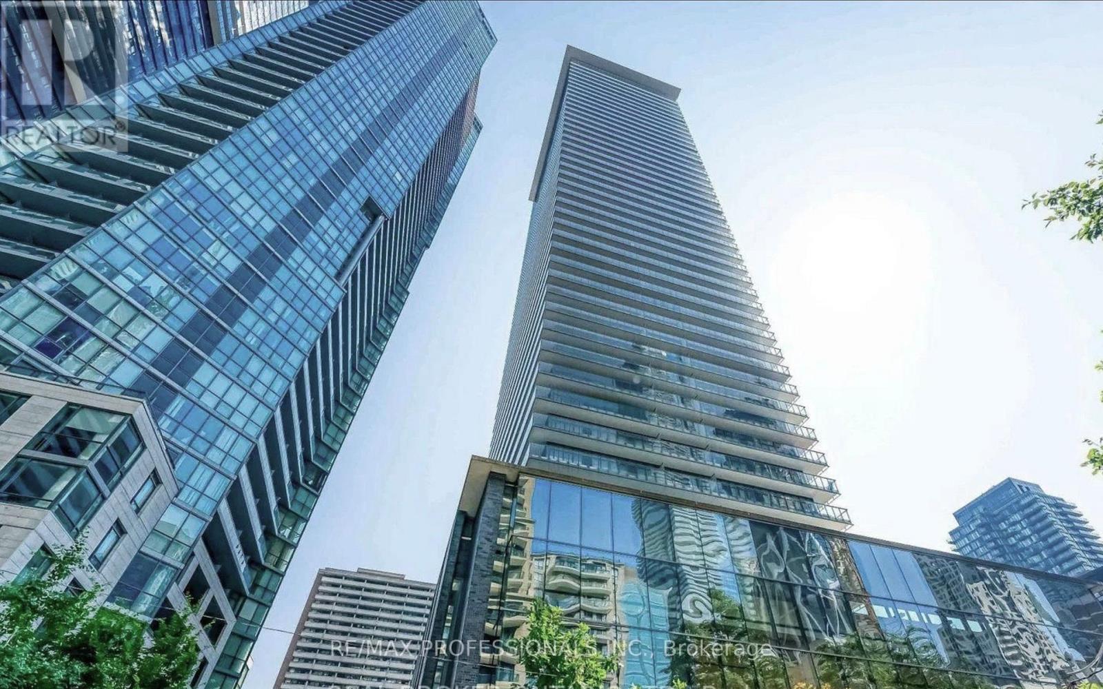 710 - 33 CHARLES STREET E, Toronto, Ontario