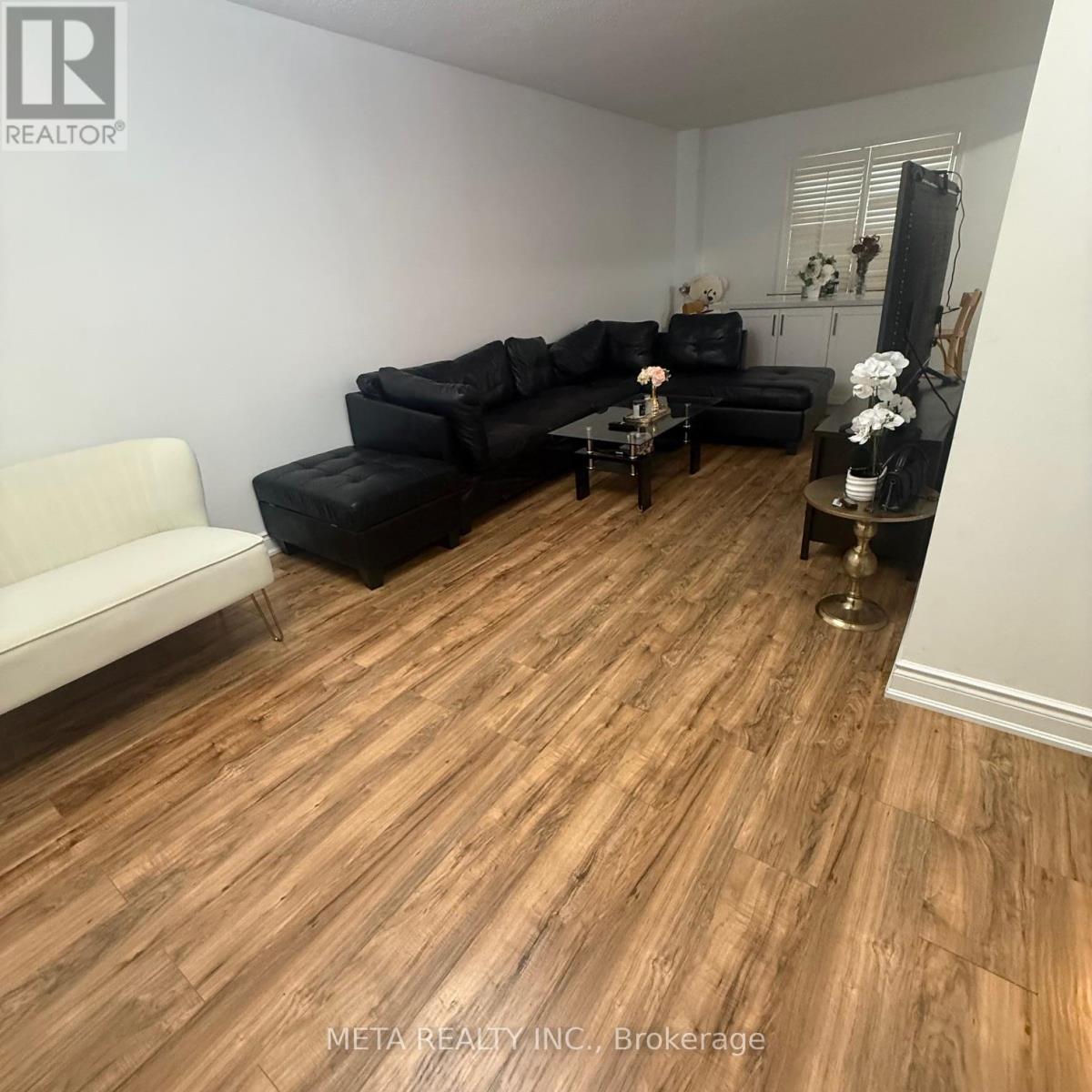 22 Ripley Crescent, Brampton, Ontario  L6Y 4S8 - Photo 9 - W12859082