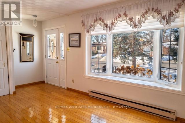 577 Lynwood Drive, Cornwall, Ontario  K6H 5W7 - Photo 3 - X12859092