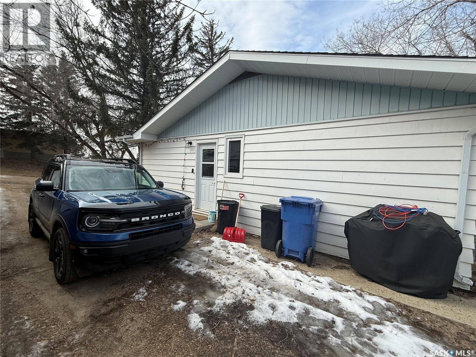 3004 4th Street N, Rockglen, Saskatchewan  S0H 3R0 - Photo 14 - SK029926