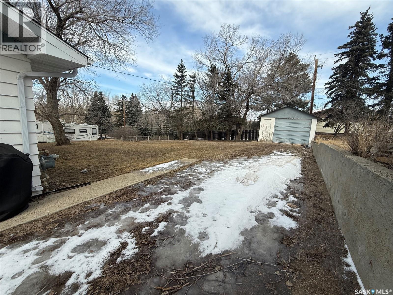 3004 4th Street N, Rockglen, Saskatchewan  S0H 3R0 - Photo 2 - SK029926