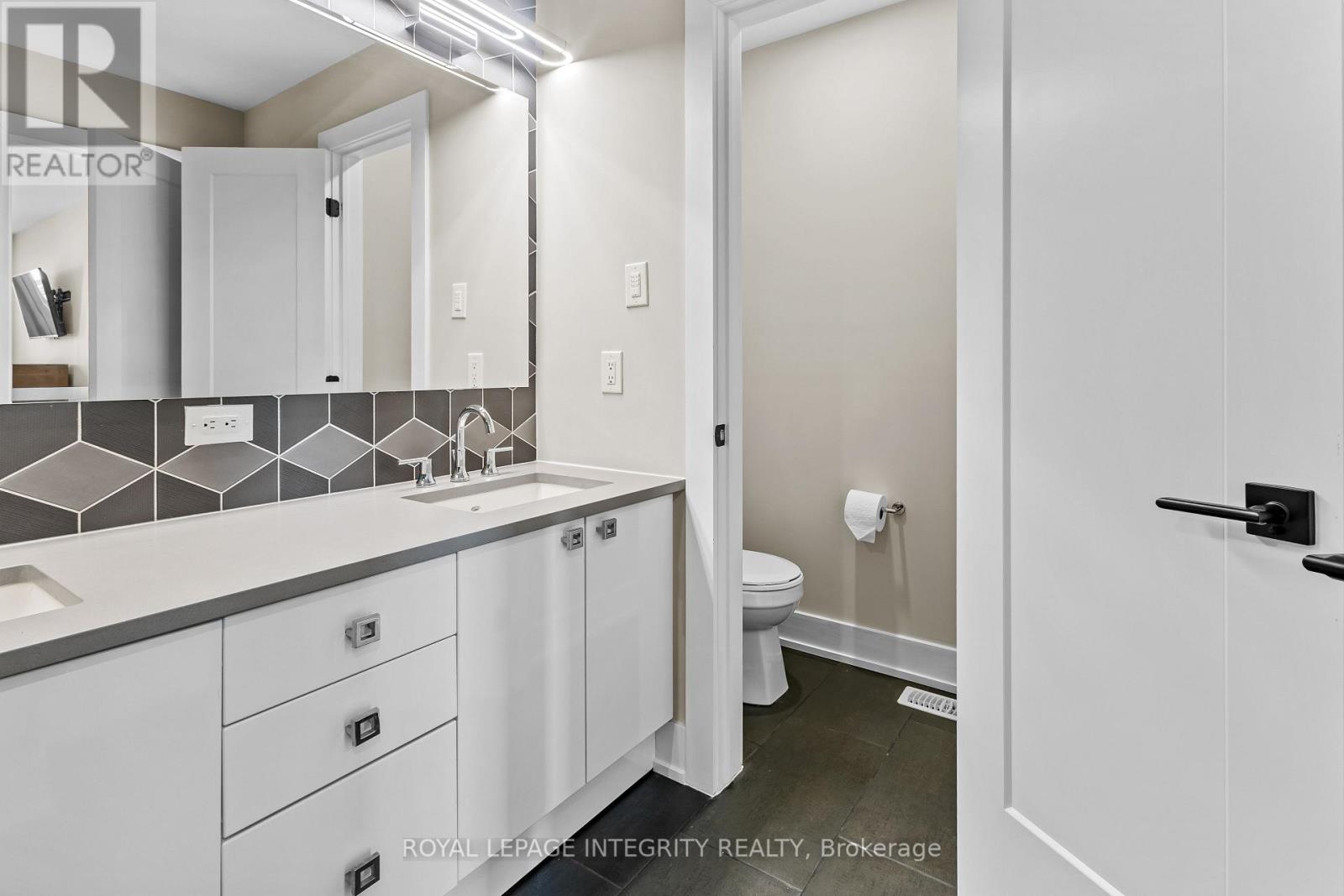 332 Haliburton Heights S, Ottawa, Ontario  K2V 0G1 - Photo 25 - X12835636