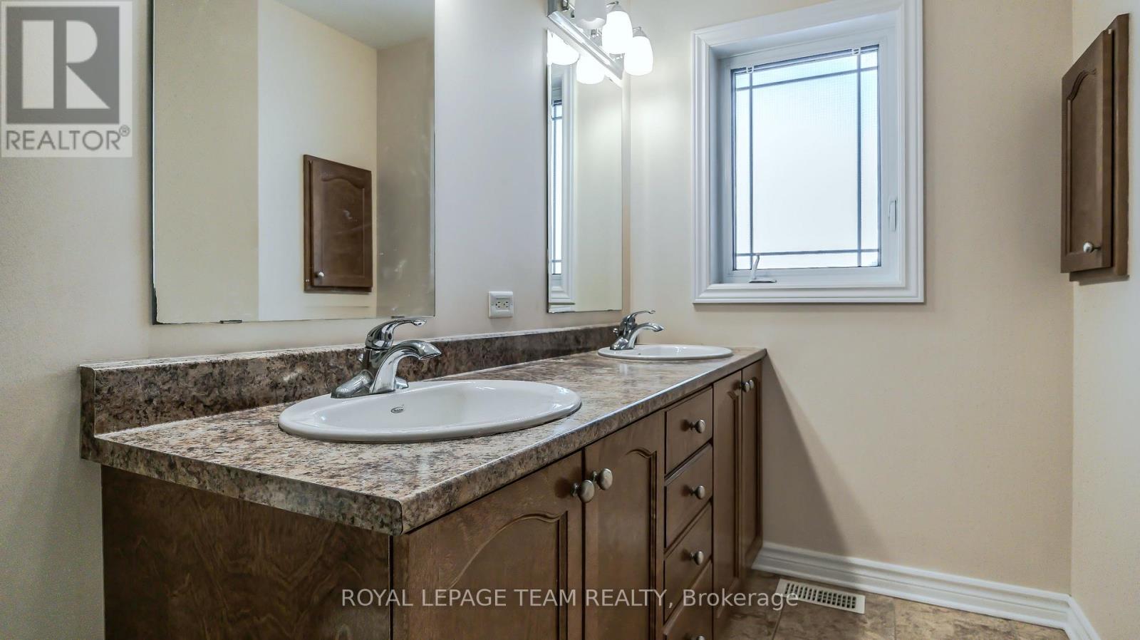 403 Temiskaming Crescent, Ottawa, Ontario  K2J 0V7 - Photo 16 - X12859100