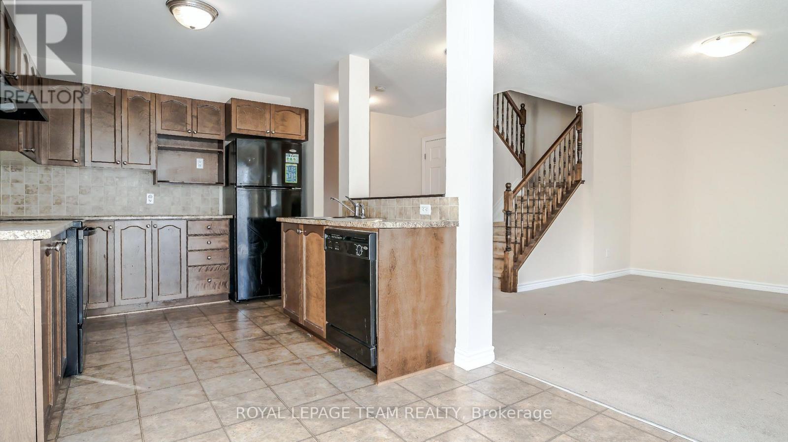 403 Temiskaming Crescent, Ottawa, Ontario  K2J 0V7 - Photo 8 - X12859100