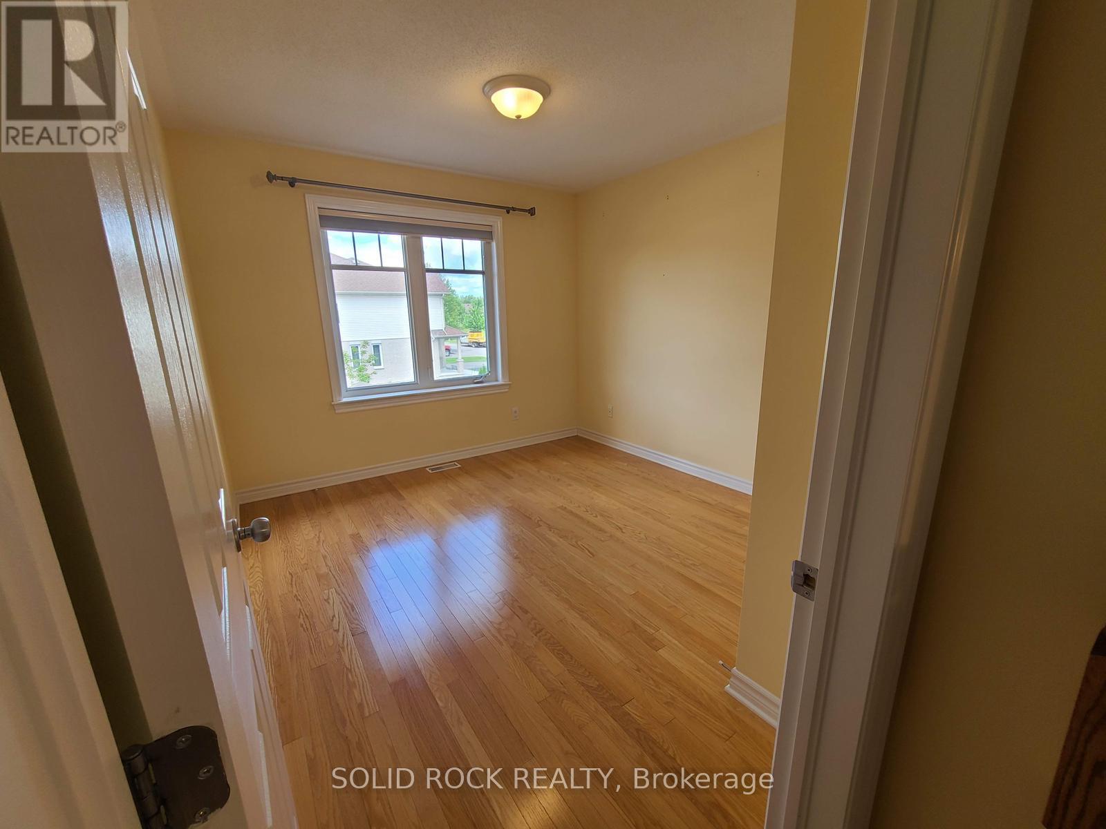 138 Hillman Marsh Way, Ottawa, Ontario  K1T 0A8 - Photo 12 - X12859114