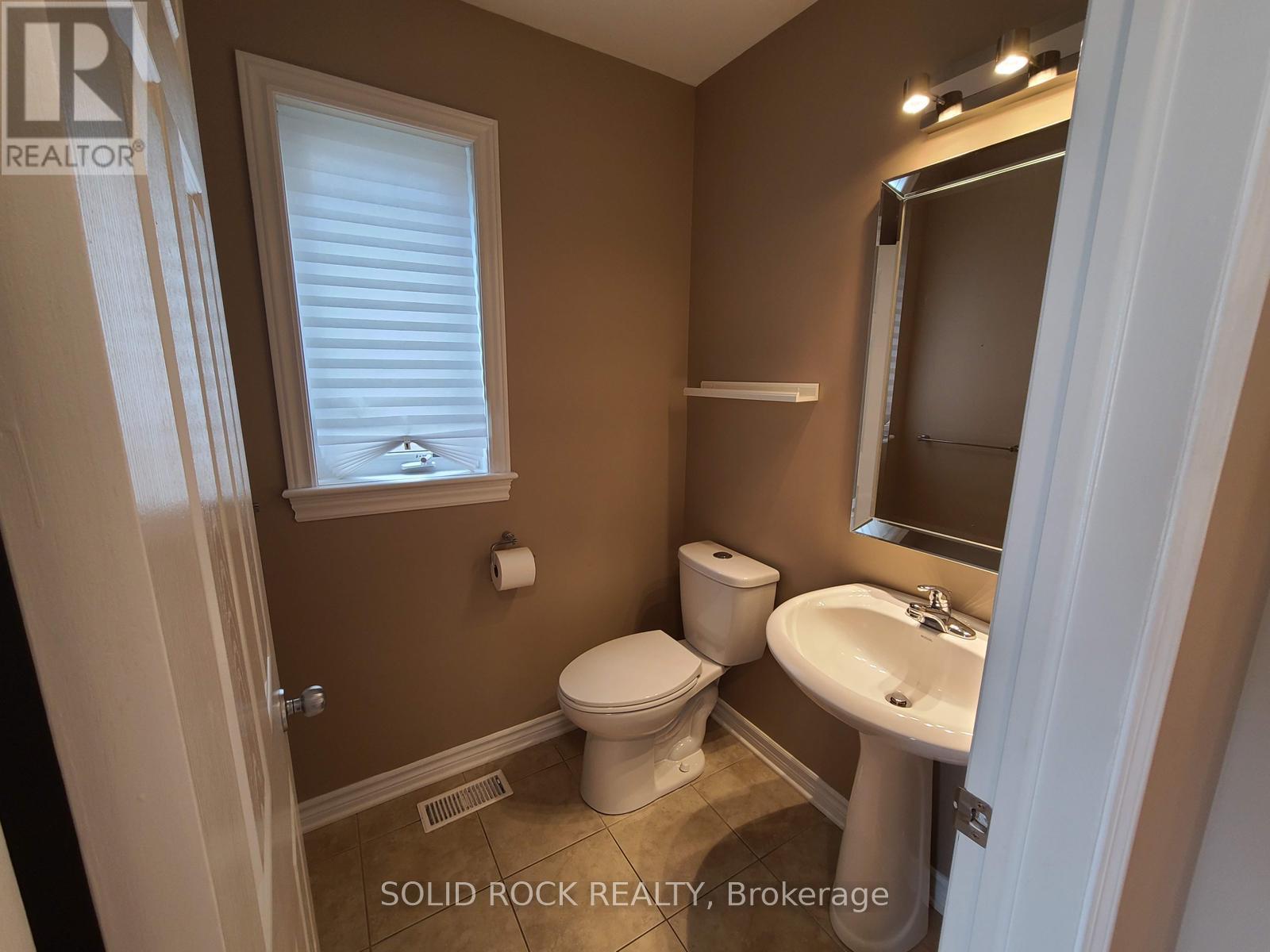 138 Hillman Marsh Way, Ottawa, Ontario  K1T 0A8 - Photo 5 - X12859114