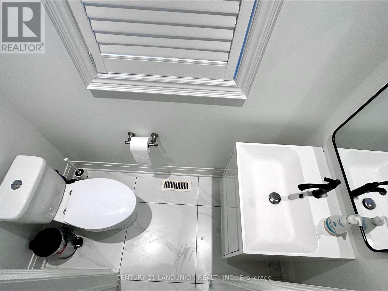 106 Santa Maria Trail, Vaughan (Vellore Village), Ontario  L6A 3G9 - Photo 17 - N12859102