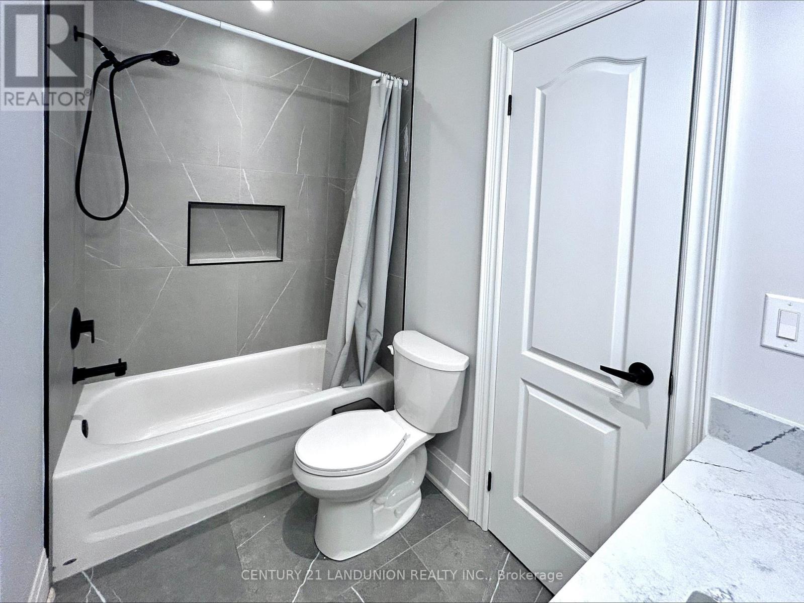 106 Santa Maria Trail, Vaughan (Vellore Village), Ontario  L6A 3G9 - Photo 18 - N12859102