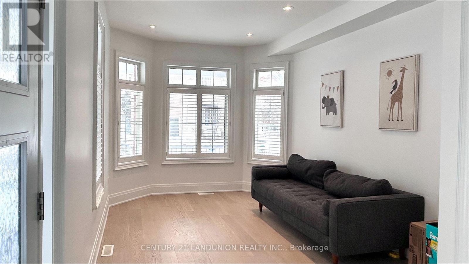 106 Santa Maria Trail, Vaughan (Vellore Village), Ontario  L6A 3G9 - Photo 2 - N12859102