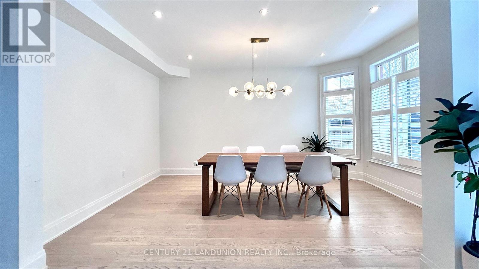 106 Santa Maria Trail, Vaughan (Vellore Village), Ontario  L6A 3G9 - Photo 4 - N12859102