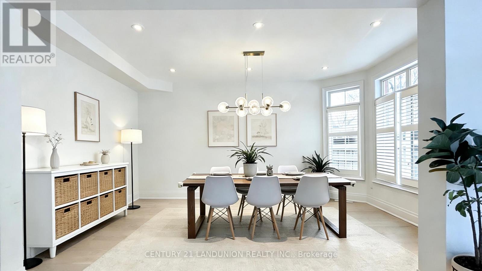 106 Santa Maria Trail, Vaughan (Vellore Village), Ontario  L6A 3G9 - Photo 5 - N12859102