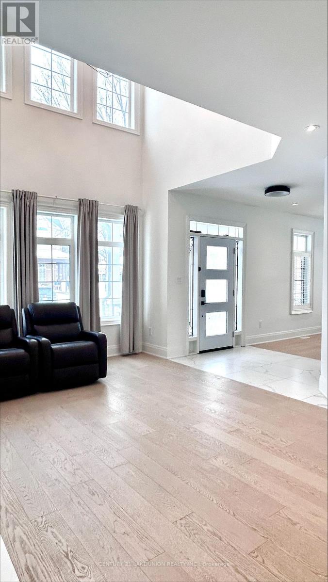 106 Santa Maria Trail, Vaughan (Vellore Village), Ontario  L6A 3G9 - Photo 6 - N12859102