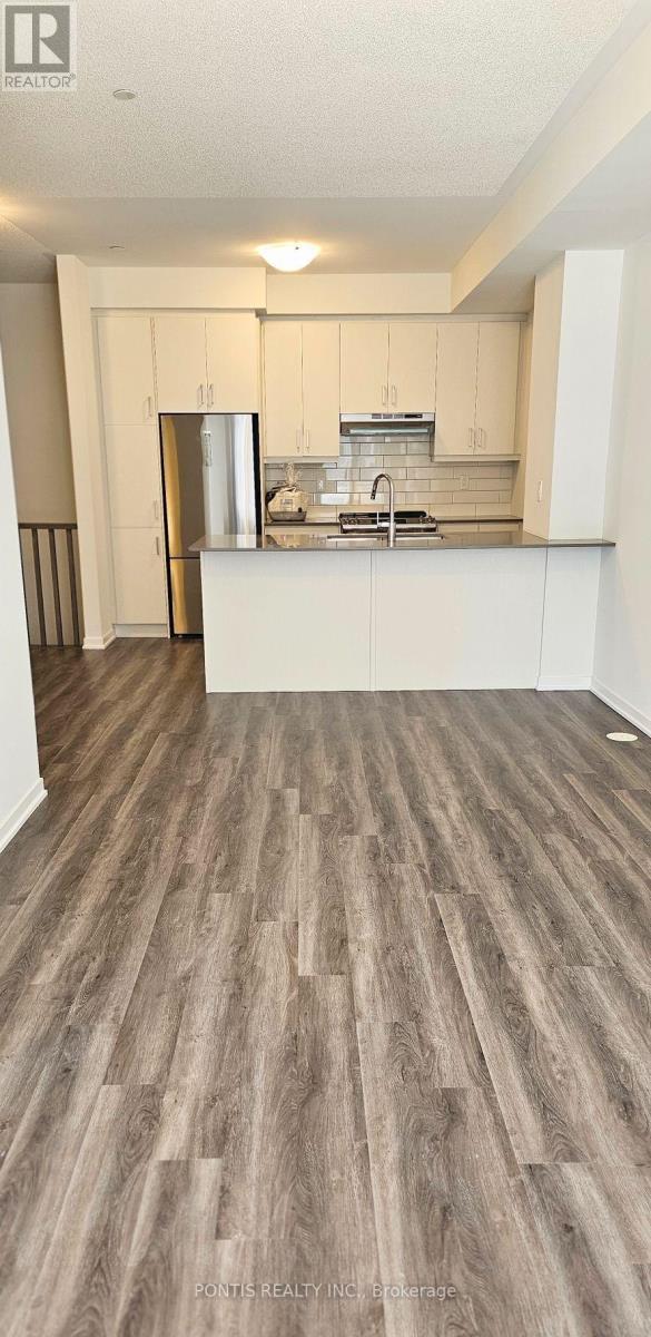 Th 200 - 141 Honeycrisp Crescent, Vaughan (Concord), Ontario  L4K 0N6 - Photo 5 - N12859116