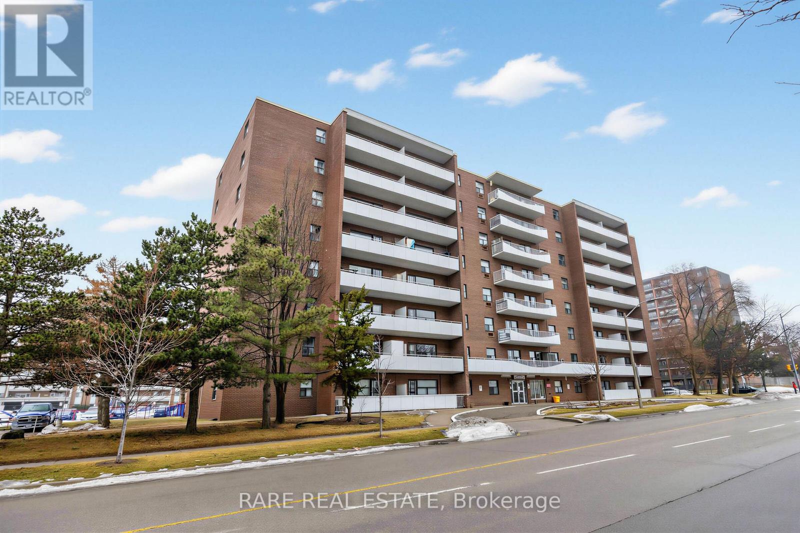 804 - 3320 Fieldgate Drive, Mississauga, Ontario  L4X 2J2 - Photo 2 - W12859096