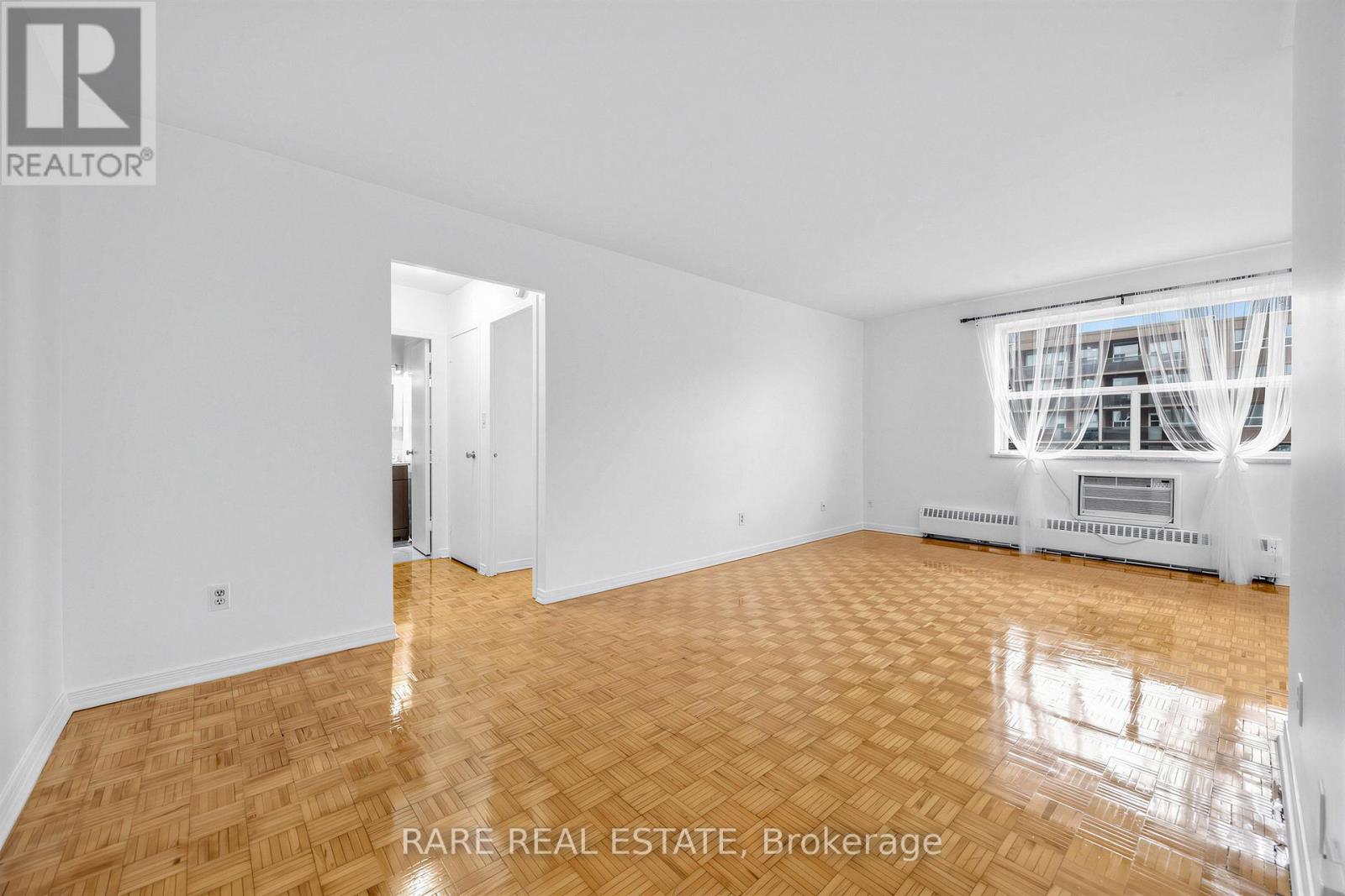 804 - 3320 Fieldgate Drive, Mississauga, Ontario  L4X 2J2 - Photo 5 - W12859096