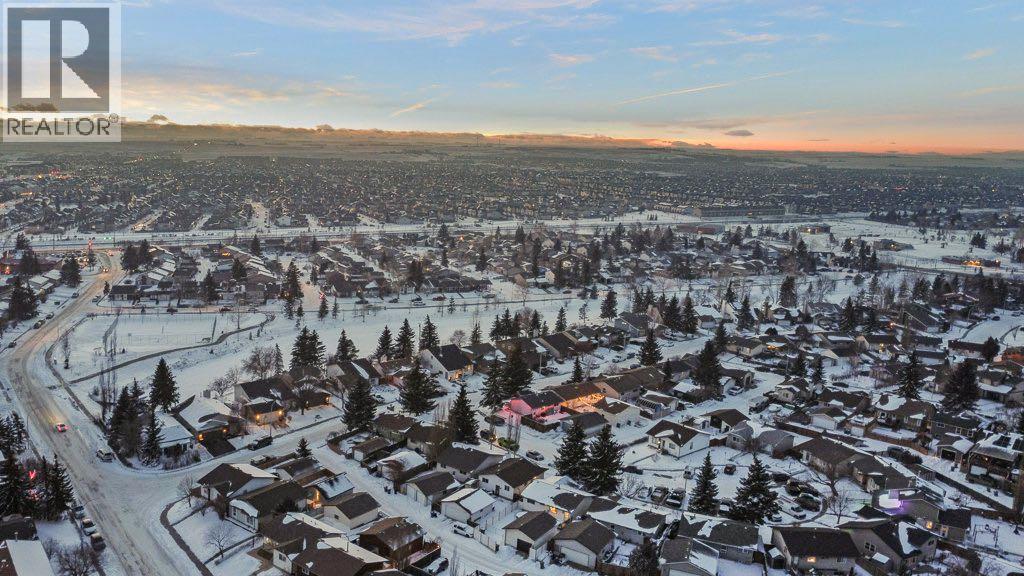 14 Sunnyside Place Se, Airdrie, Alberta  T4B 1S4 - Photo 5 - A2288291