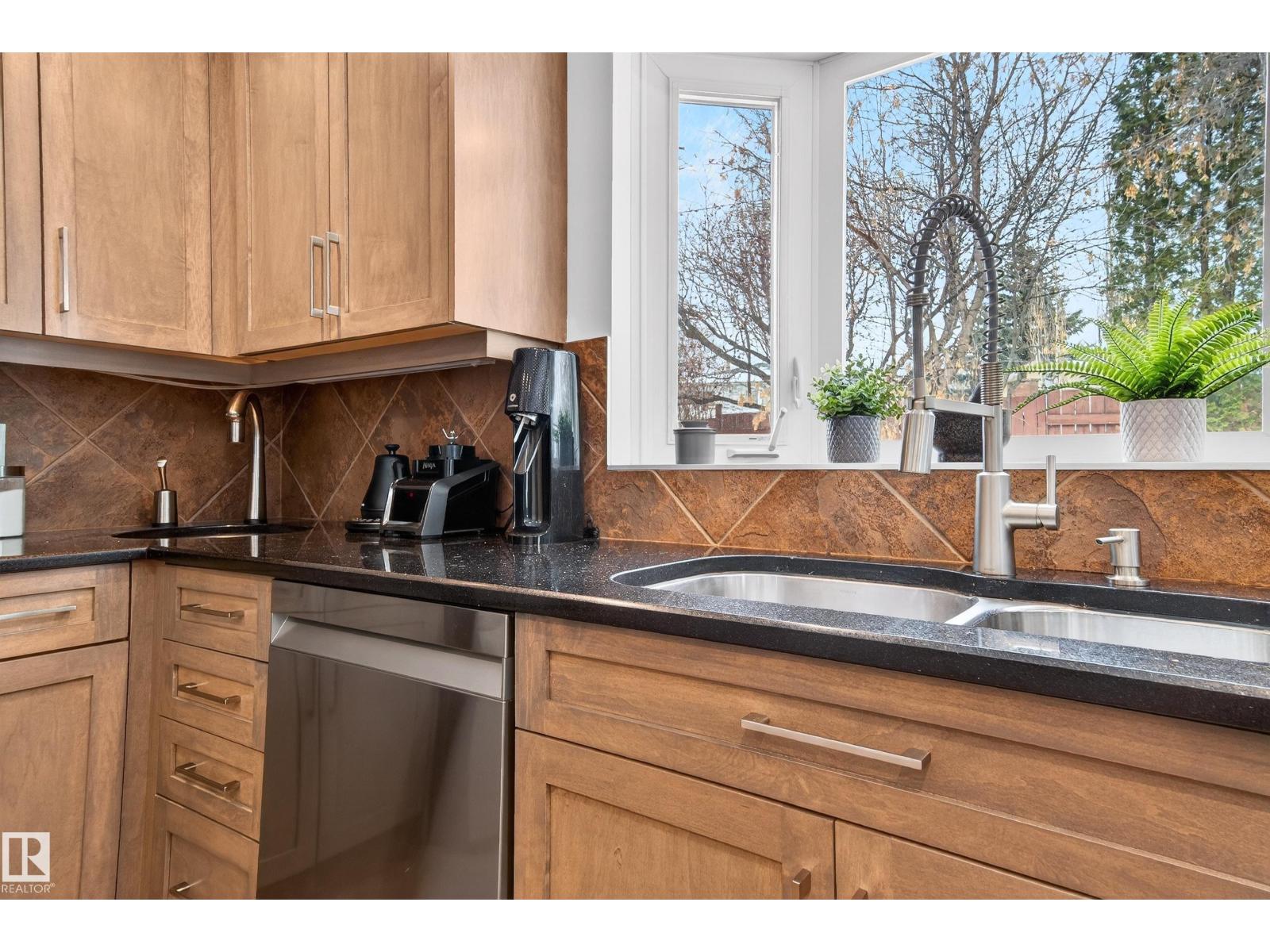 657 Village Dr, Sherwood Park, Alberta  T8A 4K7 - Photo 9 - E4476525