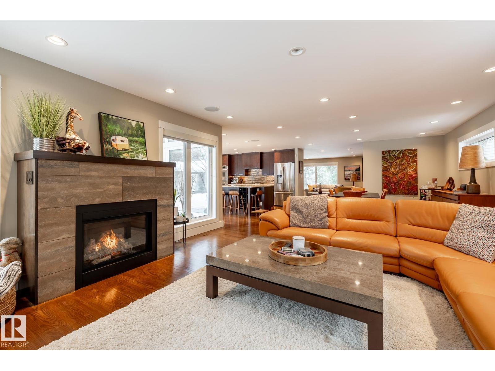 14019 88 AV NW, edmonton, Alberta