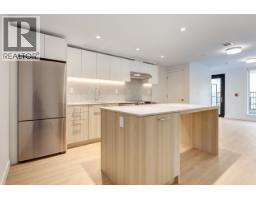 105 126 126 21ST ST E STREET, North Vancouver, British Columbia