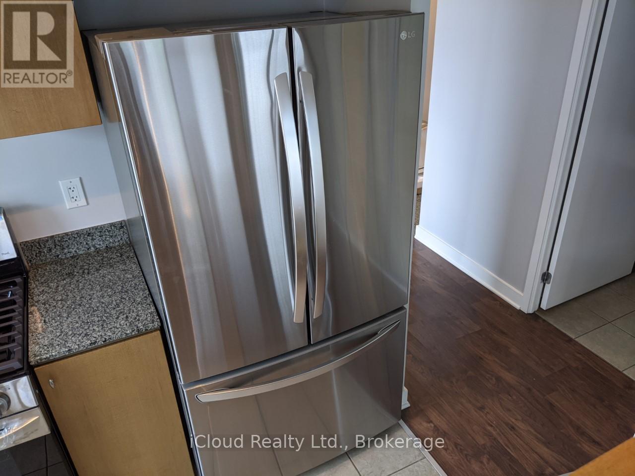 310 - 5 Mariner Terrace, Toronto, Ontario  M5V 3V6 - Photo 9 - C12859146