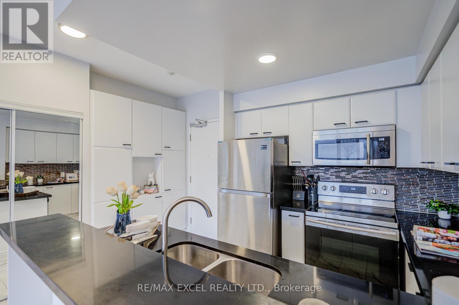 509 - 38 Lee Centre Drive, Toronto (Woburn), Ontario  M1H 3J7 - Photo 13 - E12859138