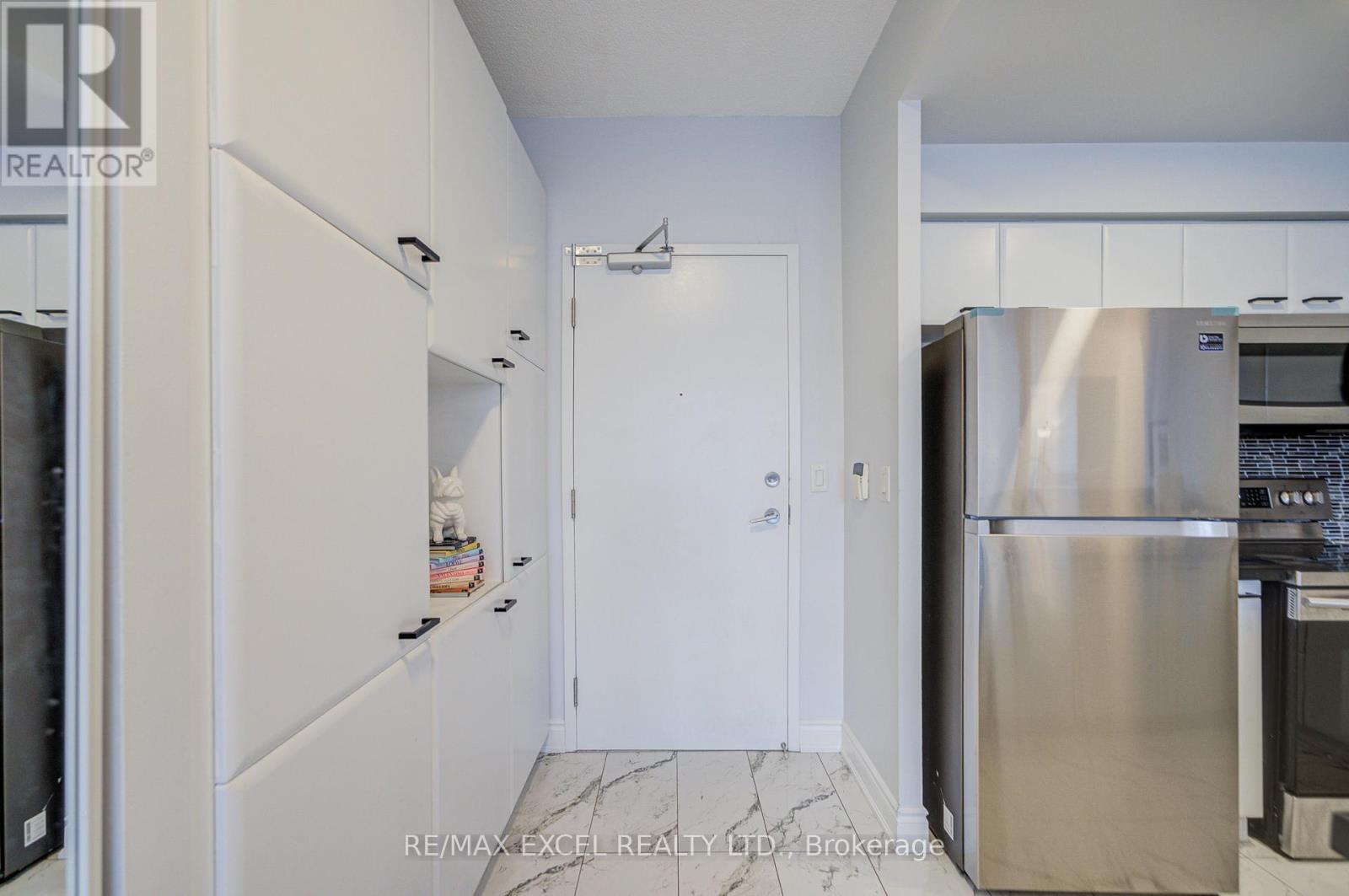 509 - 38 Lee Centre Drive, Toronto (Woburn), Ontario  M1H 3J7 - Photo 7 - E12859138