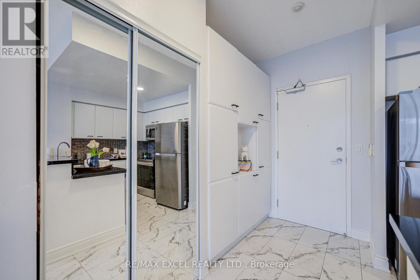 509 - 38 Lee Centre Drive, Toronto (Woburn), Ontario  M1H 3J7 - Photo 8 - E12859138