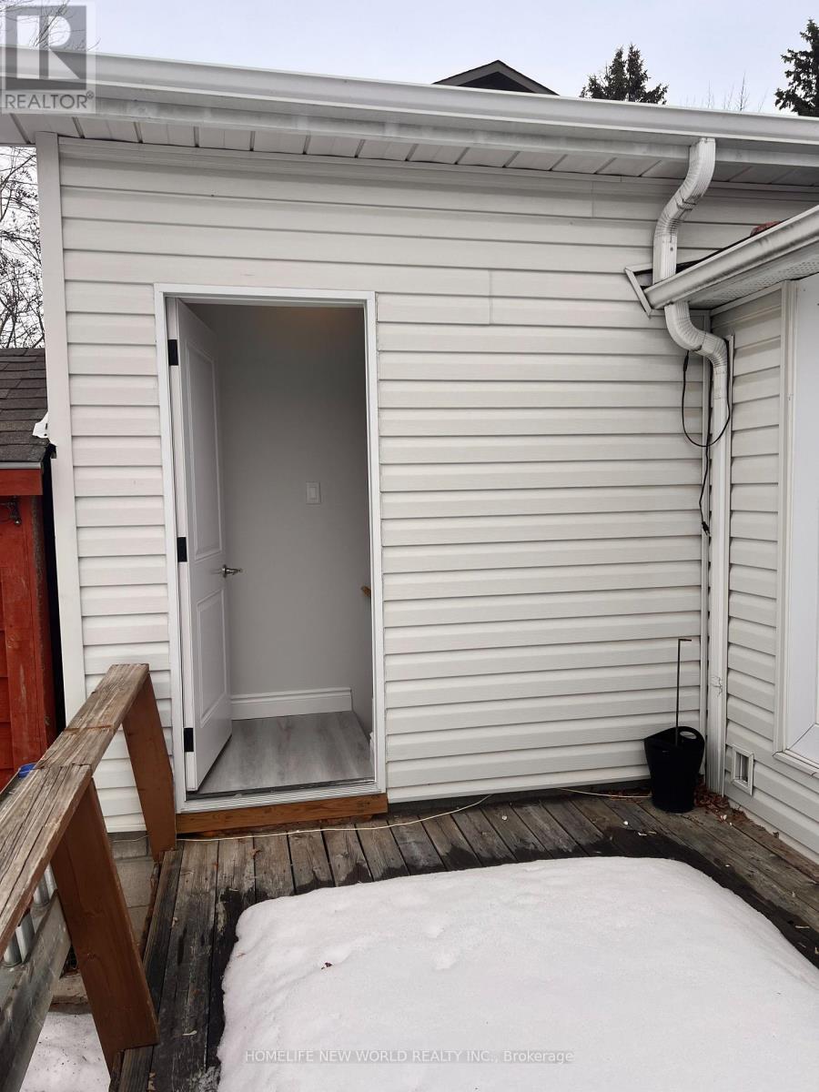 98 Thornton (Main Floor&lower Studio) Avenue, Bradford West Gwillimbury (Bradford), Ontario  L3Z 1N4 - Photo 17 - N12859140