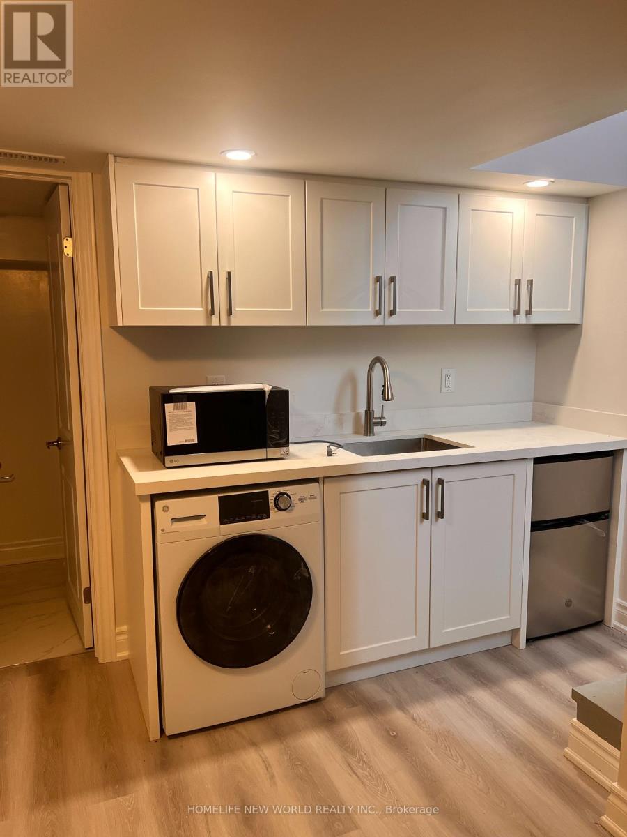 98 Thornton (Main Floor&lower Studio) Avenue, Bradford West Gwillimbury (Bradford), Ontario  L3Z 1N4 - Photo 19 - N12859140