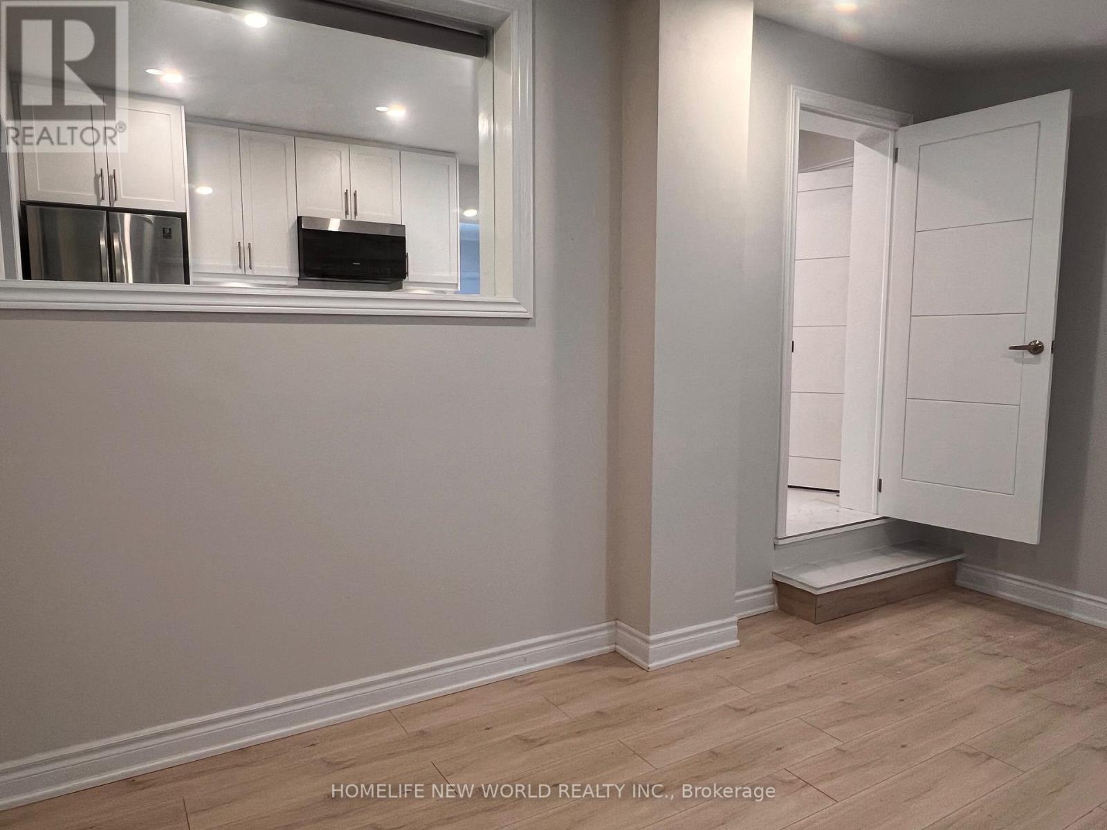 98 Thornton (Main Floor&lower Studio) Avenue, Bradford West Gwillimbury (Bradford), Ontario  L3Z 1N4 - Photo 7 - N12859140