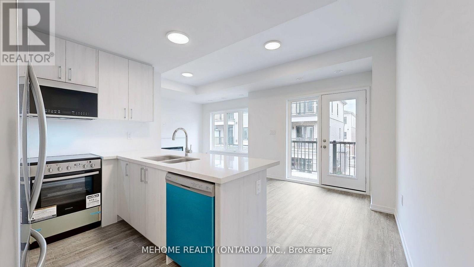 208 Matawin Lane, Richmond Hill, Ontario  L4B 1P4 - Photo 13 - N12858672