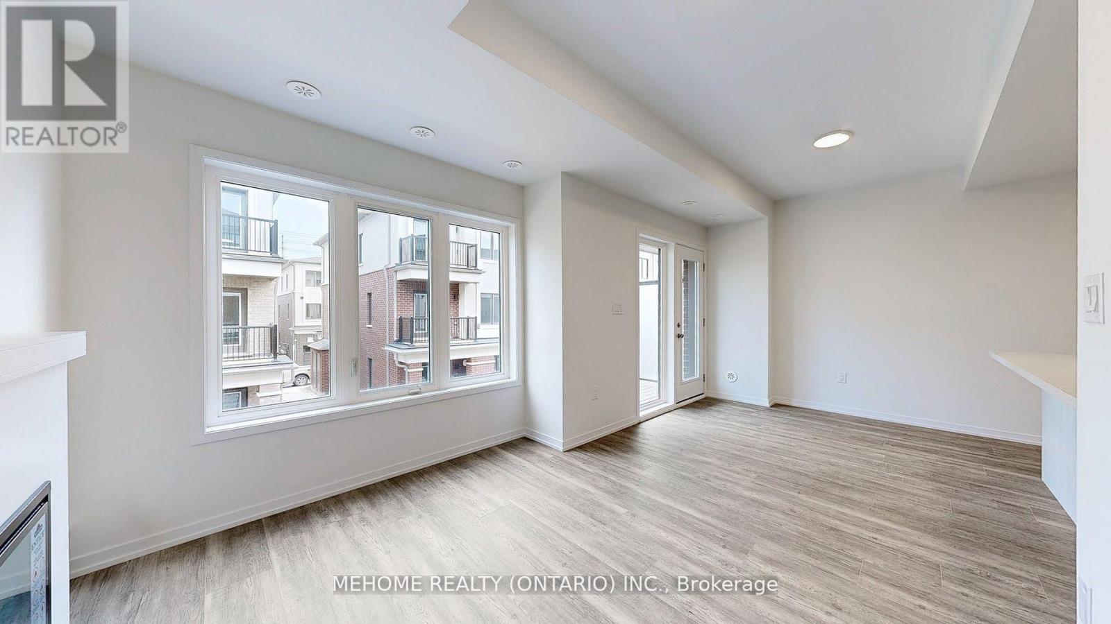 208 Matawin Lane, Richmond Hill, Ontario  L4B 1P4 - Photo 2 - N12858672