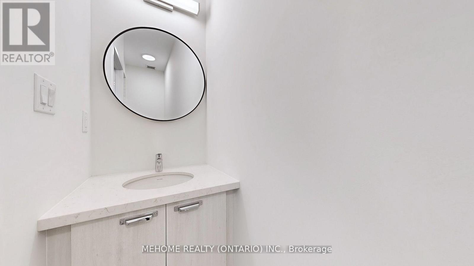 208 Matawin Lane, Richmond Hill, Ontario  L4B 1P4 - Photo 23 - N12858672