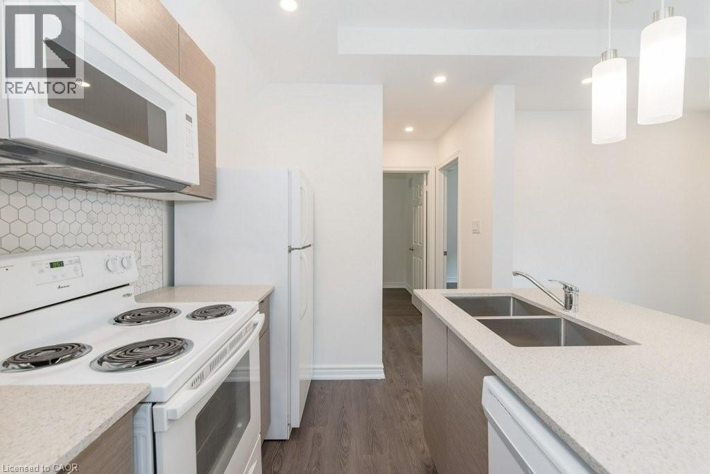 8 Roslin Avenue S Unit# B, Waterloo, Ontario  N2L 2G5 - Photo 10 - 40810502