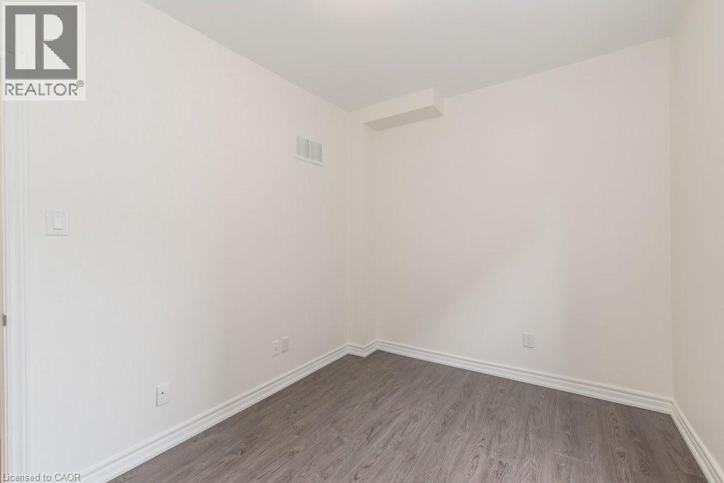 8 Roslin Avenue S Unit# B, Waterloo, Ontario  N2L 2G5 - Photo 15 - 40810502